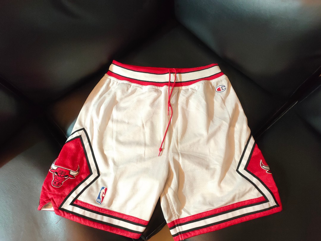 Vintage Champion Chicago Bulls Shorts, Men's Fashion, Bottoms, Shorts on  Carousell
