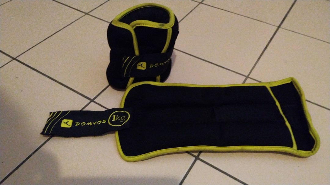 1kg Ankle weights, decathlon, Women's Fashion, Activewear on Carousell