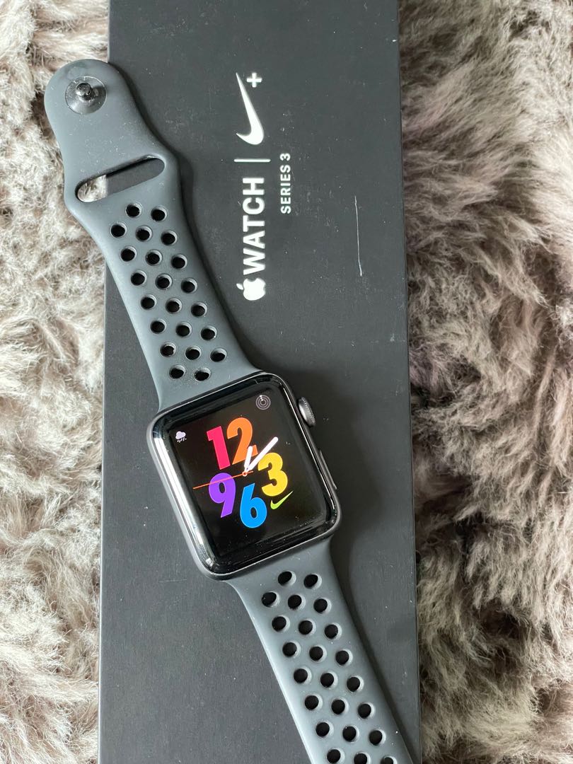 tolerance skandale sponsor Apple Watch Series 3 (Nike+) 42 mm, Mobile Phones & Gadgets, Wearables &  Smart Watches on Carousell