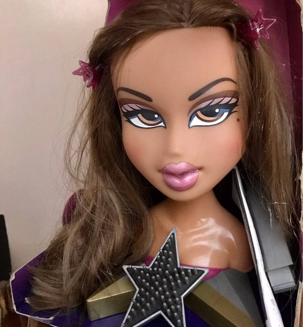 In box: Bratz Funky Fashion Makeover, Hobbies & Toys, Memorabilia &  Collectibles, Vintage Collectibles on Carousell