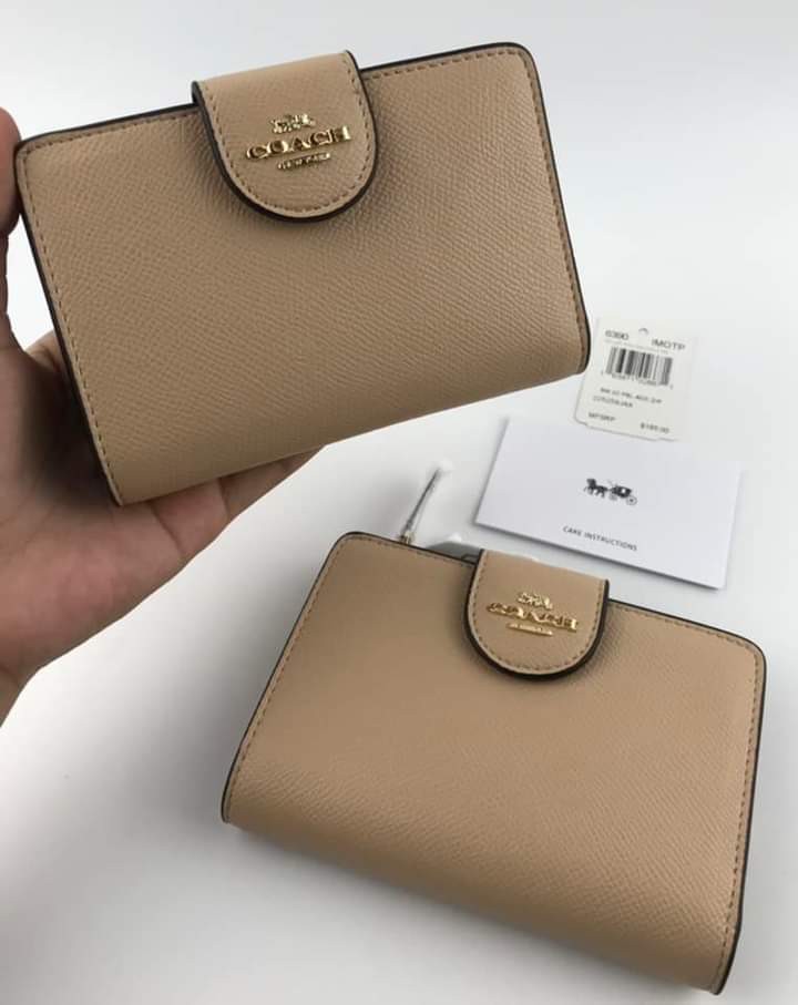 Coach wallet beige discount