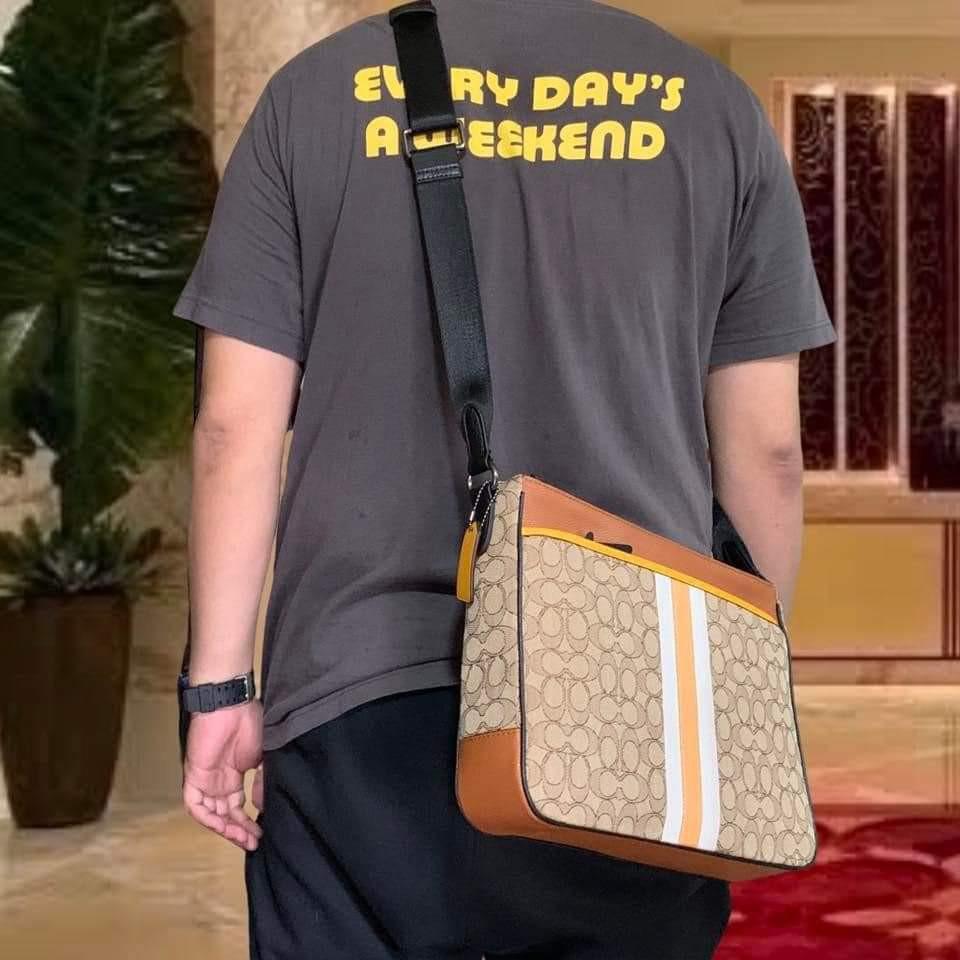 coach thompson crossbody