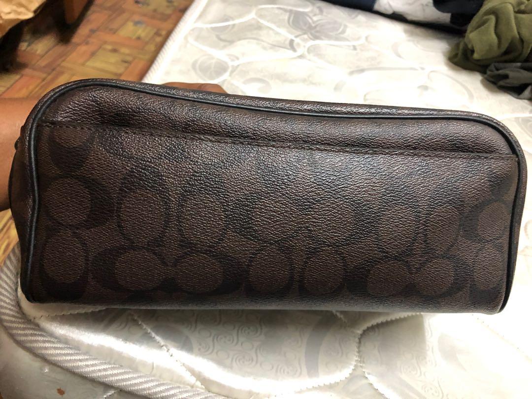 Coach toiletries bag store