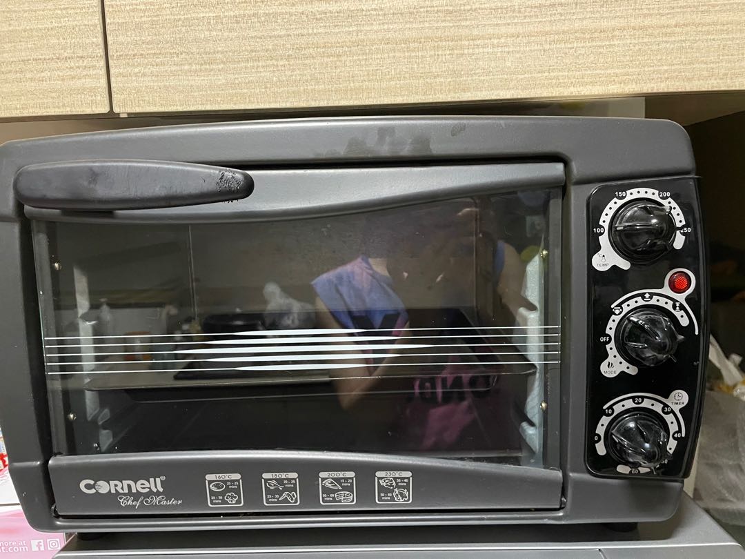 Cornell Oven toaster can roast an entire chicken, TV & Home