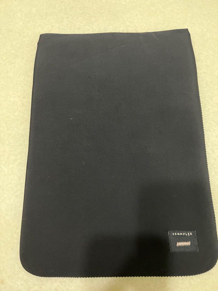 Crumpler FUG 13 laptop sleeve