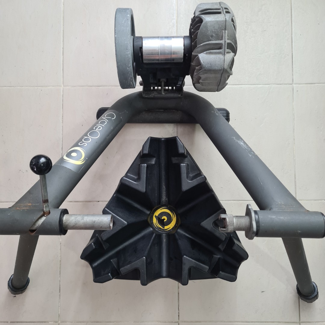 CycleOps Fluid 2 Bicycle Trainer + Riser Block, Sports Equipment ...