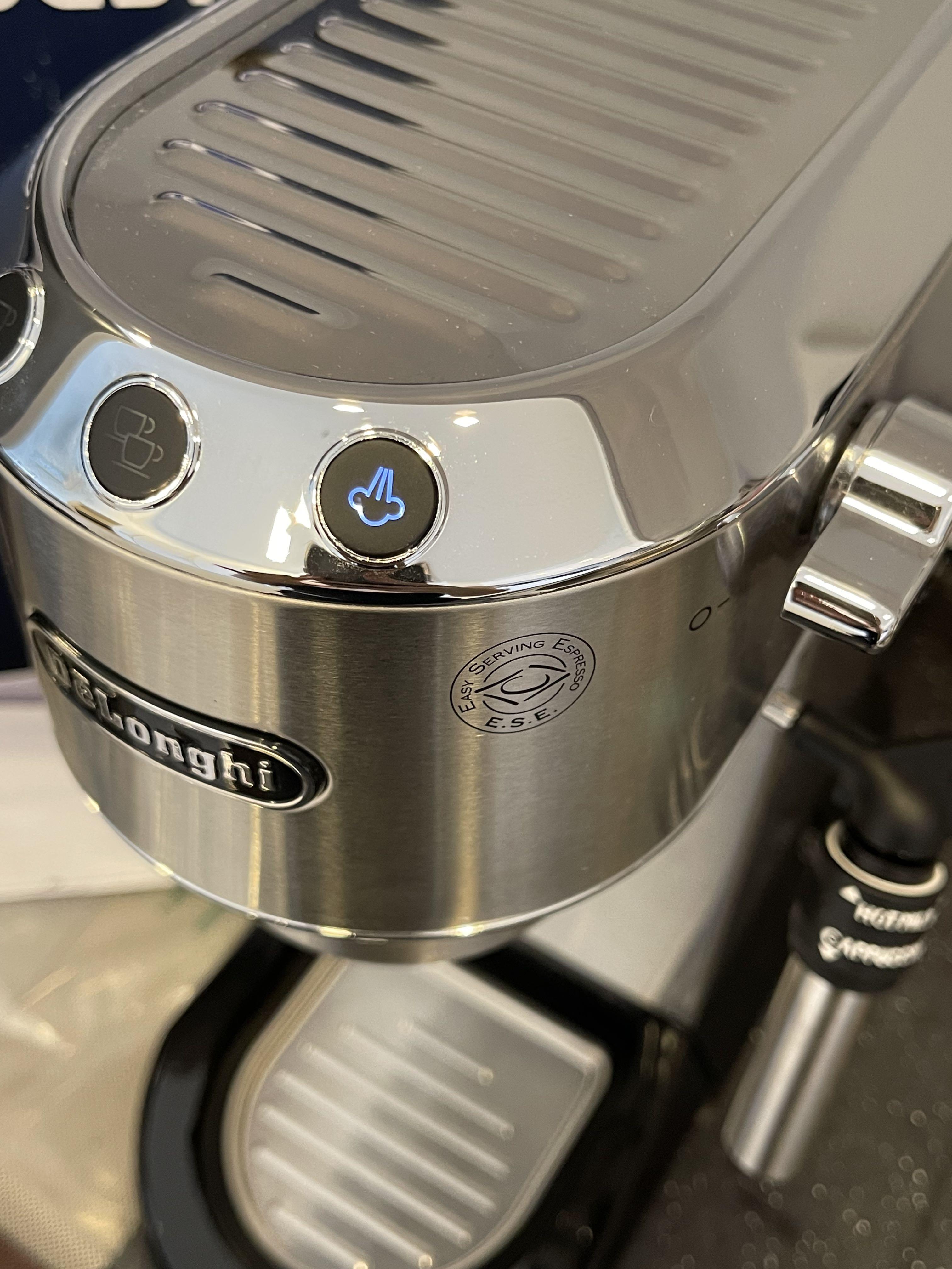 Delonghi Coffee Machine EC685.M Dedica Pump Espresso Metal, TV