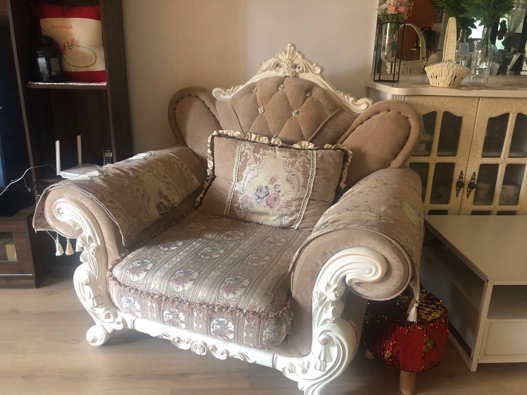 Empire classic store furniture price