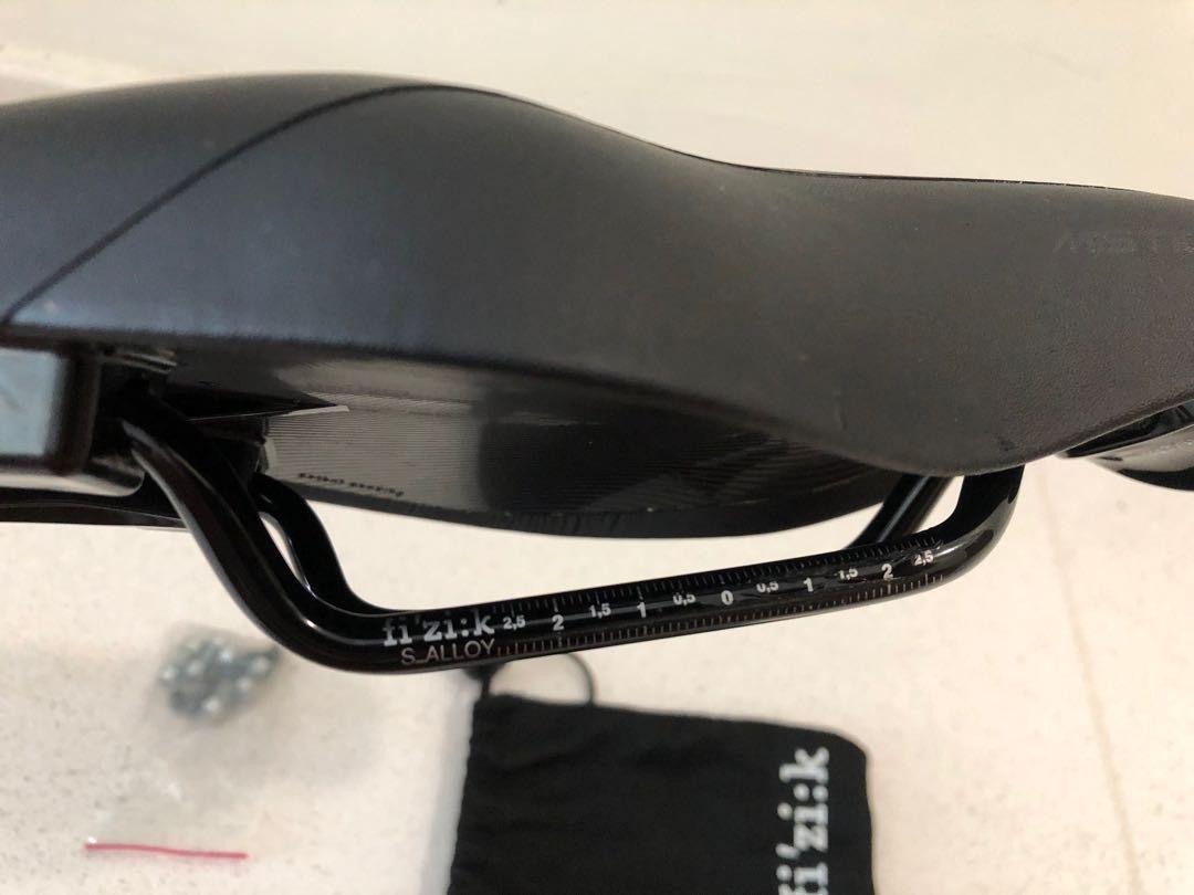 Fizik Mistica Saddle 135mm, Sports Equipment, Bicycles & Parts, Parts