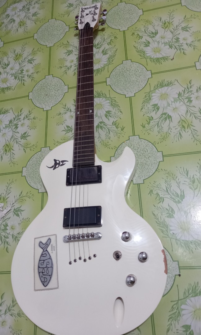 FOR SALE ACADEMY OF ROCK YENG CONSTANTINO ELECTRIC GUITAR, Hobbies