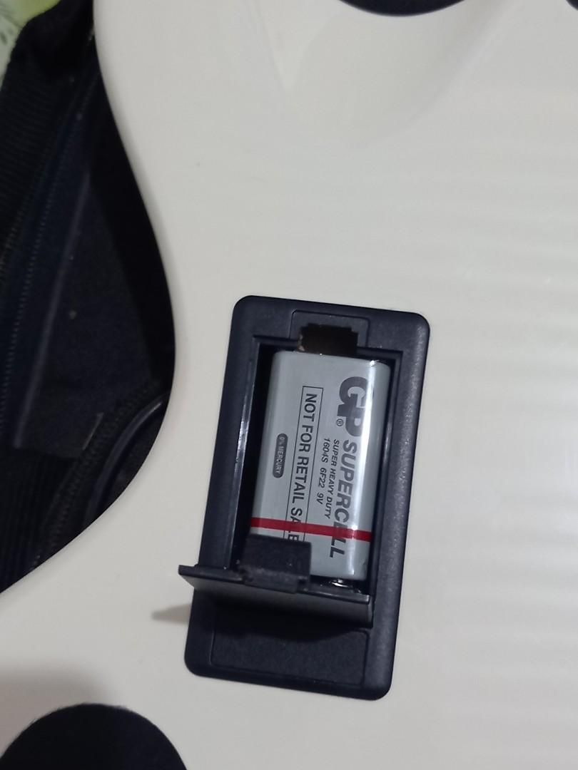 FOR SALE ACADEMY OF ROCK YENG CONSTANTINO ELECTRIC GUITAR, Hobbies