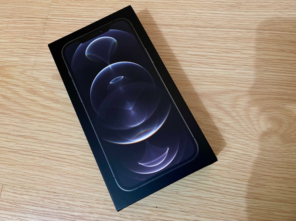 iphone 12 pro max cable in box