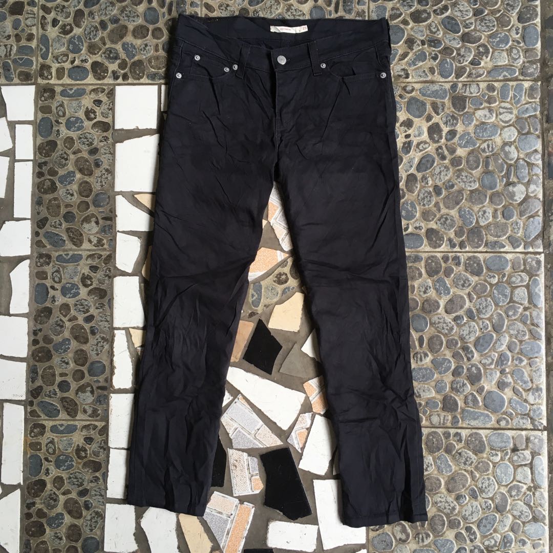 Levis Jeans (size 28), Fesyen Wanita, Pakaian Wanita, Bawahan di Carousell