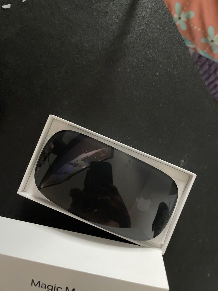 Magic Mouse (Category: Mouse & Mousepads) located in Kuala Lumpur. Submitted by jailanithecool (Listing ID 1126776801, Image 2). Description: PM if interested. Nego if you’re single and cute..