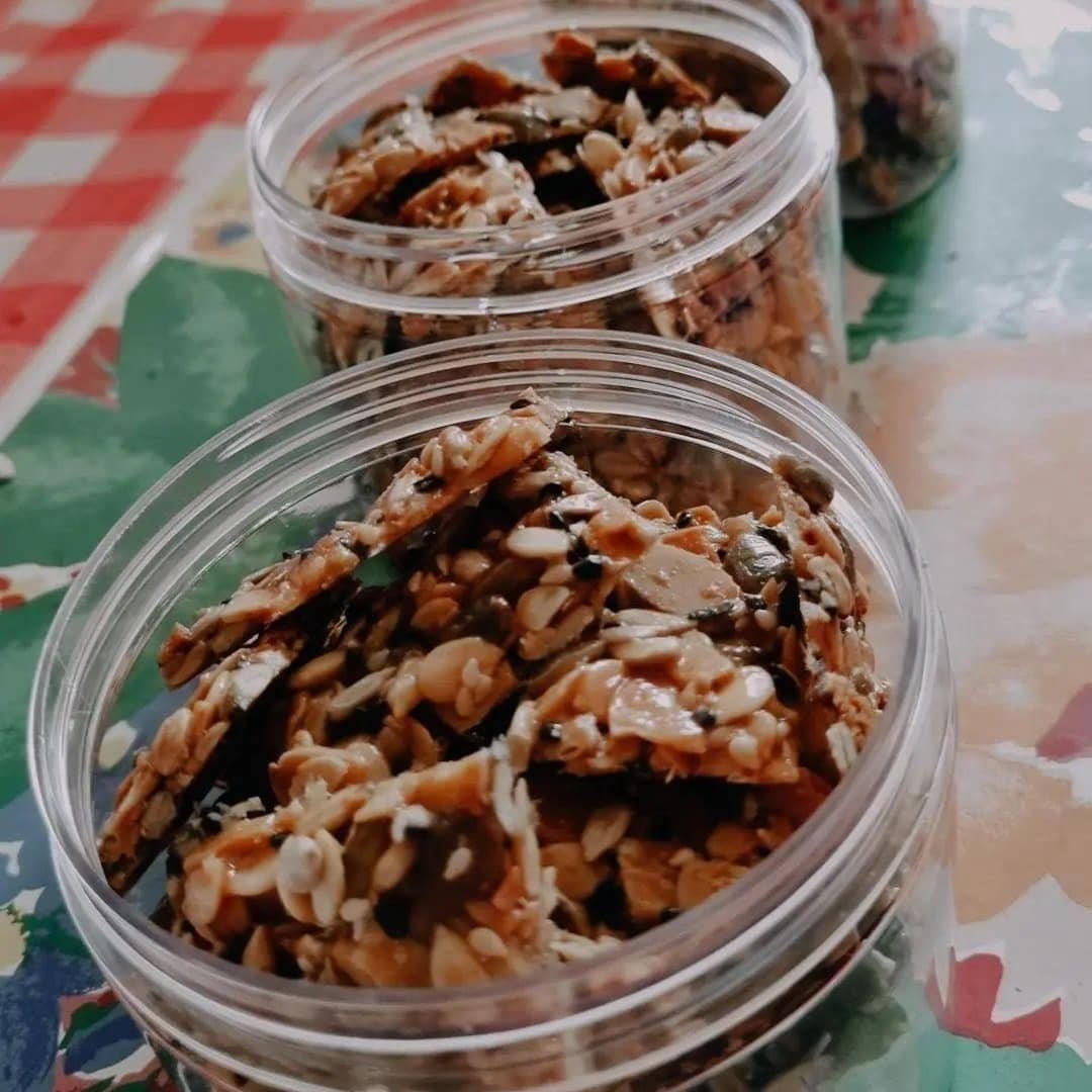 Mixed nuts florentine, Food & Drinks, Homemade Bakes on Carousell