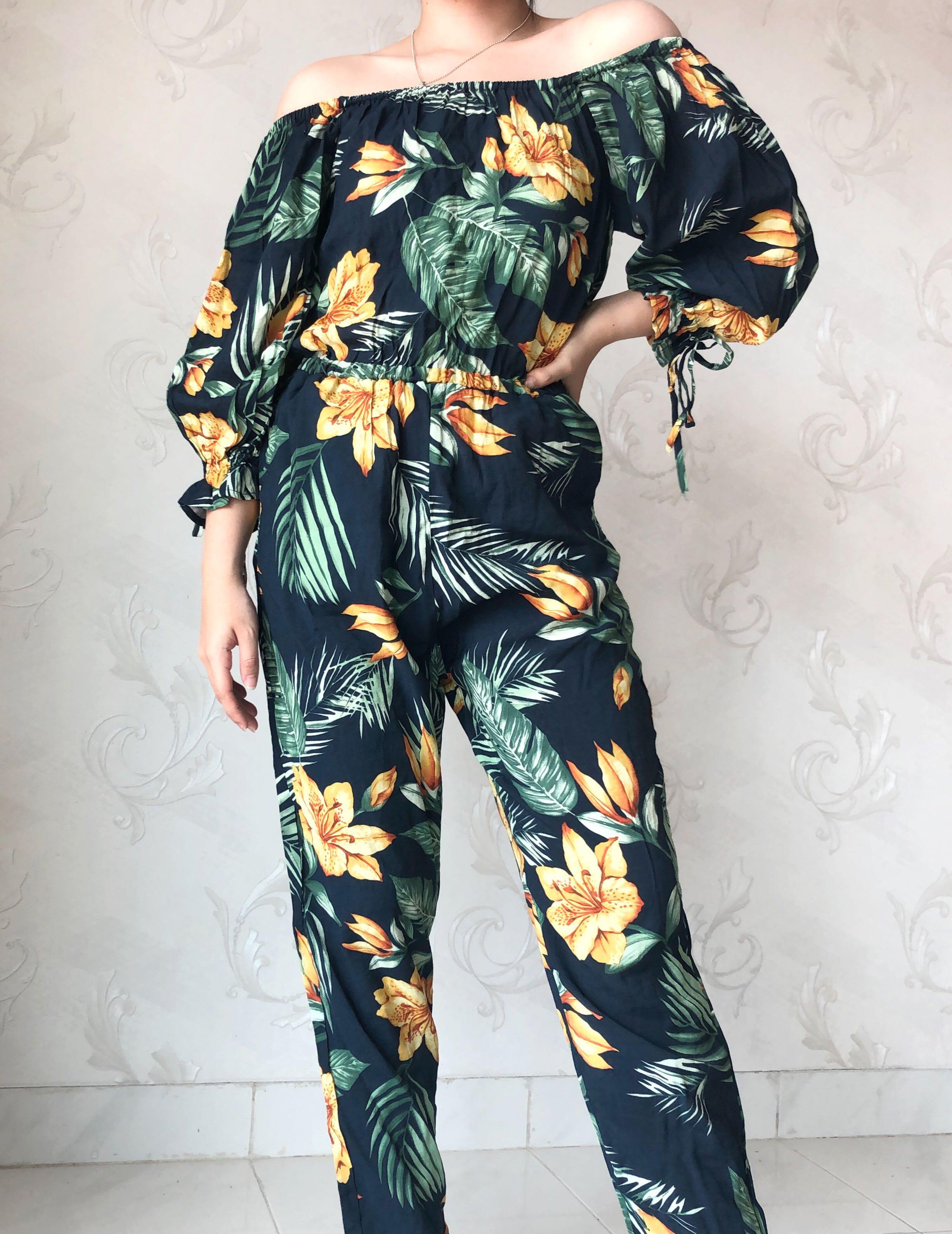 OFF SHOULDER JUMPSUIT BUNGA, Fesyen 