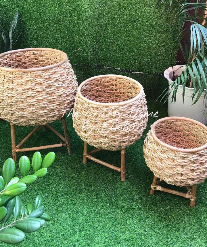 RATTAN PLANT STAND/PLANT BASKET/PLANT STAND, Furniture & Home Living