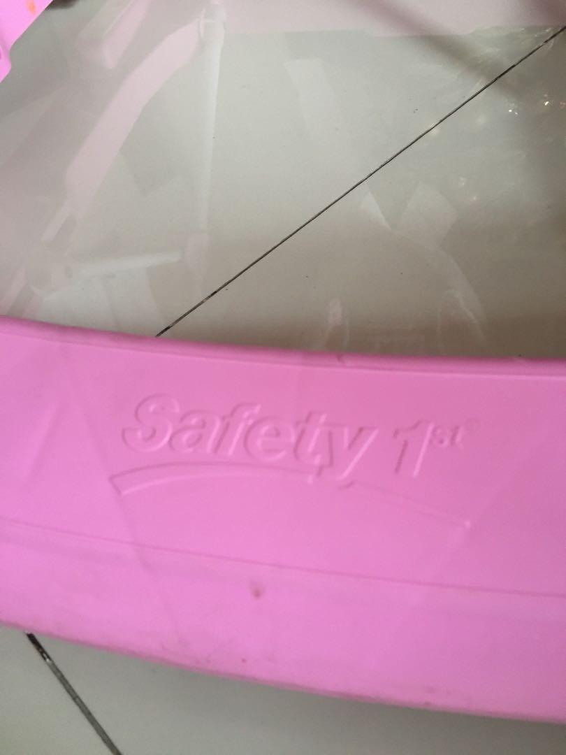 SAFETY FIRST WALKER PINK COLOR, Babies & Kids, Baby Nursery & Kids Furniture, Other Kids