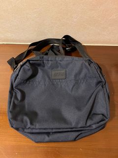 （分類：）位於 。 由 astromelon 提交（商品編號 1126880350，圖片 1）。簡介： 。