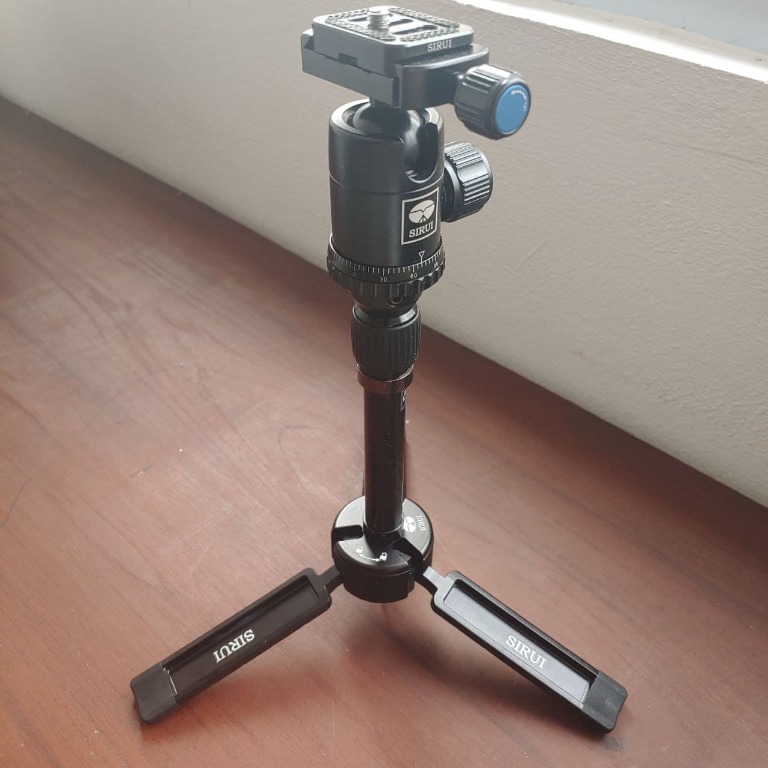 Sirui 3t35k Table top tripod, Photography, Photography Accessories, Tripods & Monopods on Carousell