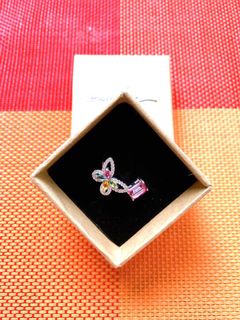 (Category: ) located in . Submitted by Queen_Jewels (Listing ID 1126737344, Image 1). Description: .
