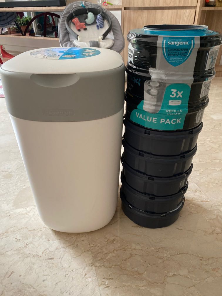 Tommee tippee sangenic diaper bin with 8 new casettes, Babies & Kids