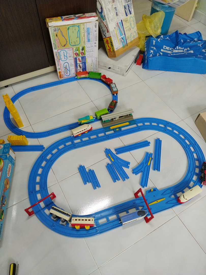 Tomy train tracks shop