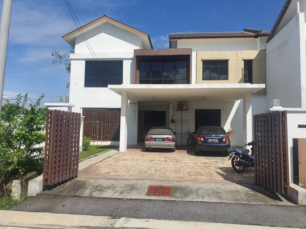 2Storey Semi D House End Lot Laman Bengkulu Sg Choh,Rawang, Property