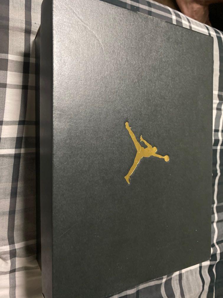 Empty jordan top shoe boxes