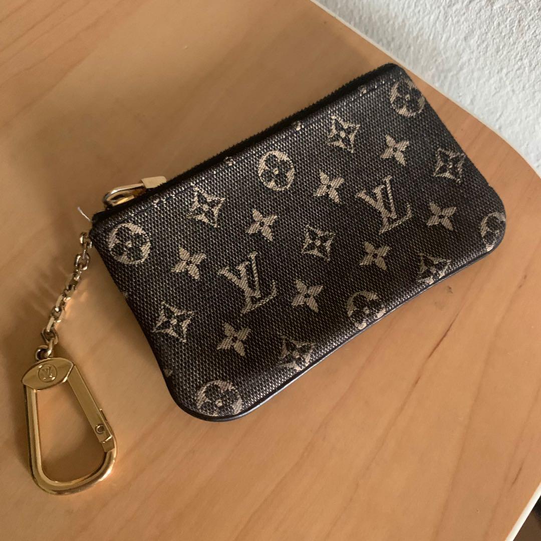 Authentic Vintage LV Louis Vuitton Key Holder Monogram, Luxury, Bags &  Wallets on Carousell