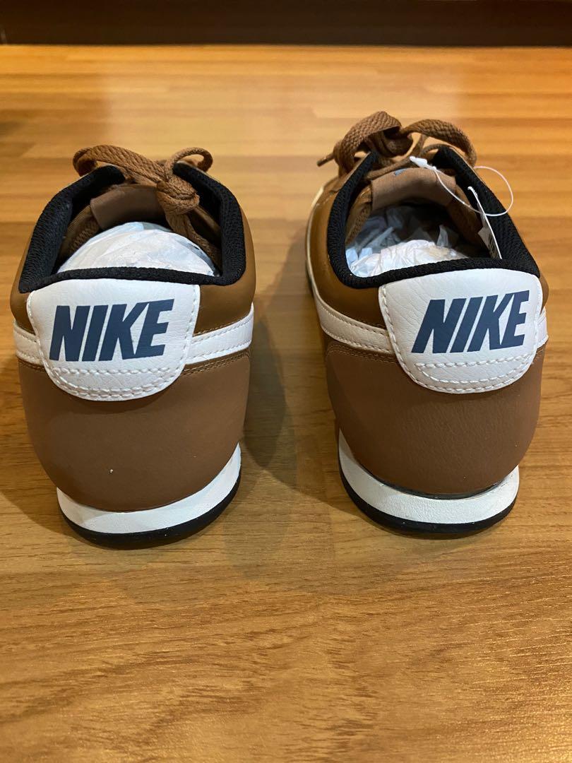 Nike riviera leather top