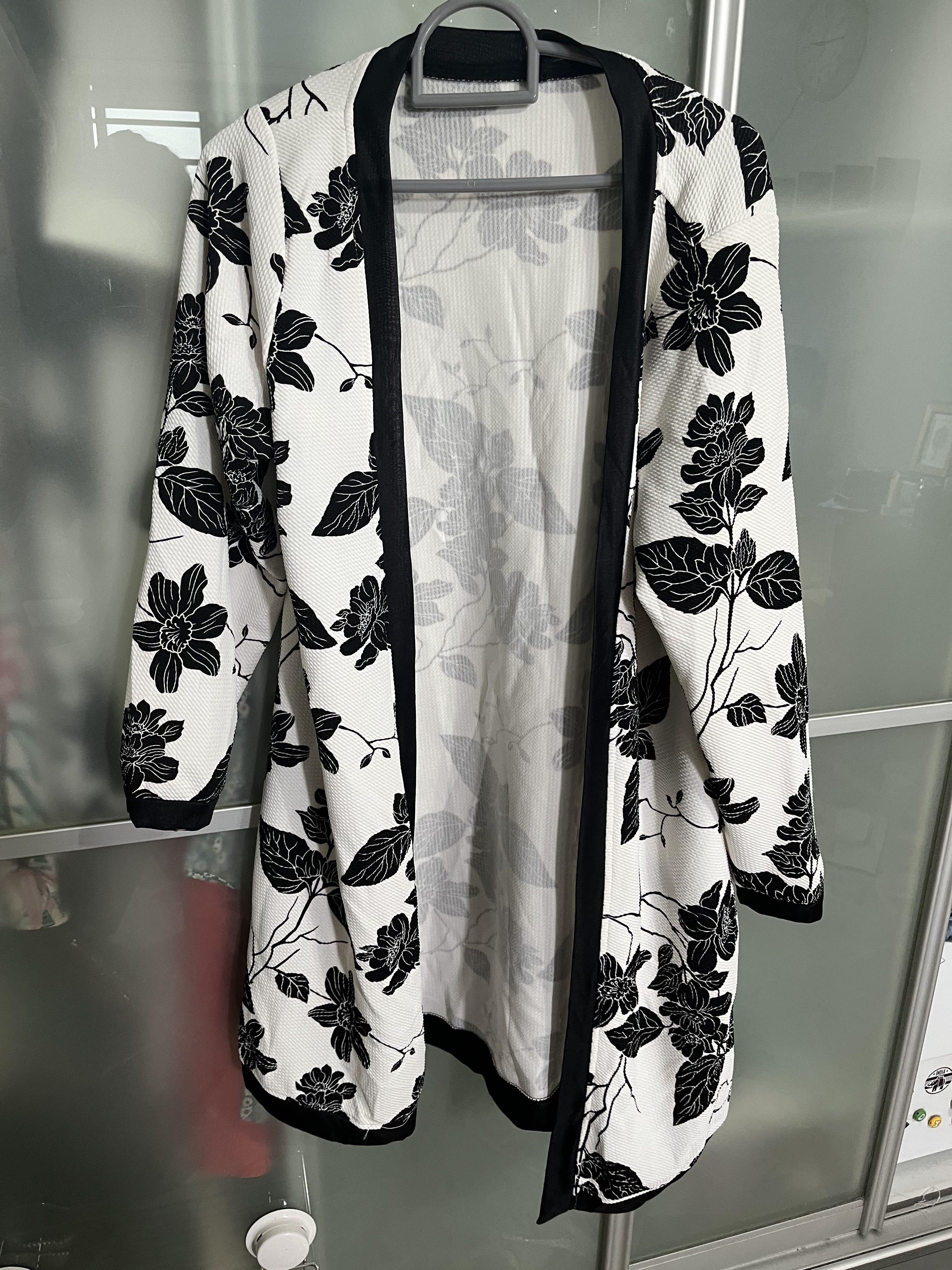 Black and white hot sale floral cardigan