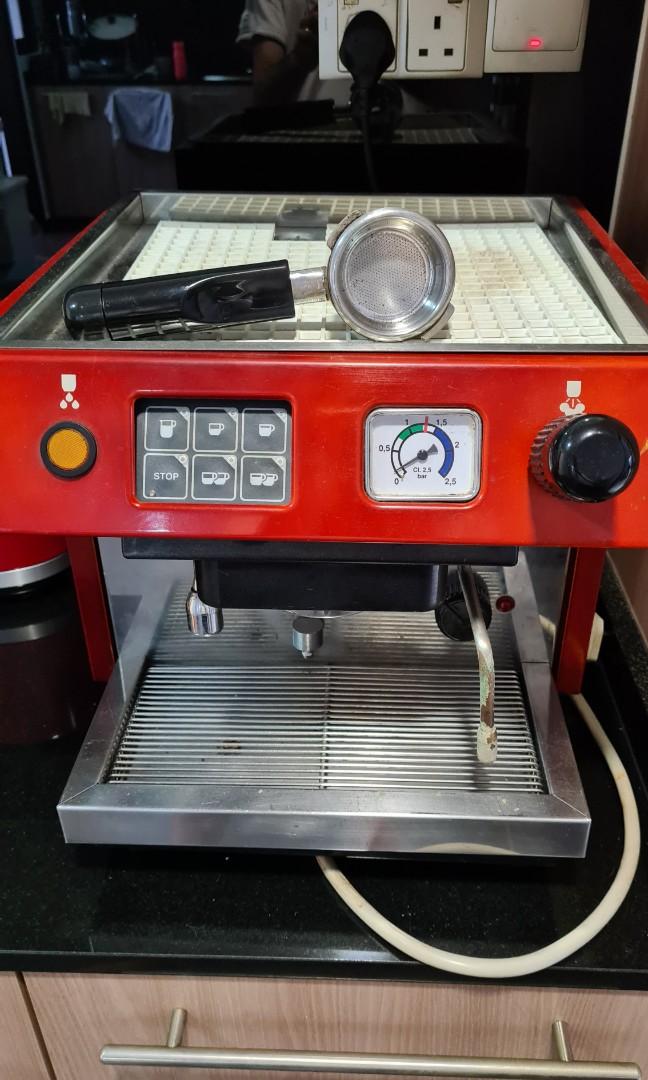 Brasilia coffee machine and grinder, TV & Home Appliances, Kitchen