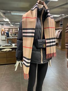 （分類：）位於 。 由 nakthamon 提交（商品編號 1127130643，圖片 1）。簡介： 。
