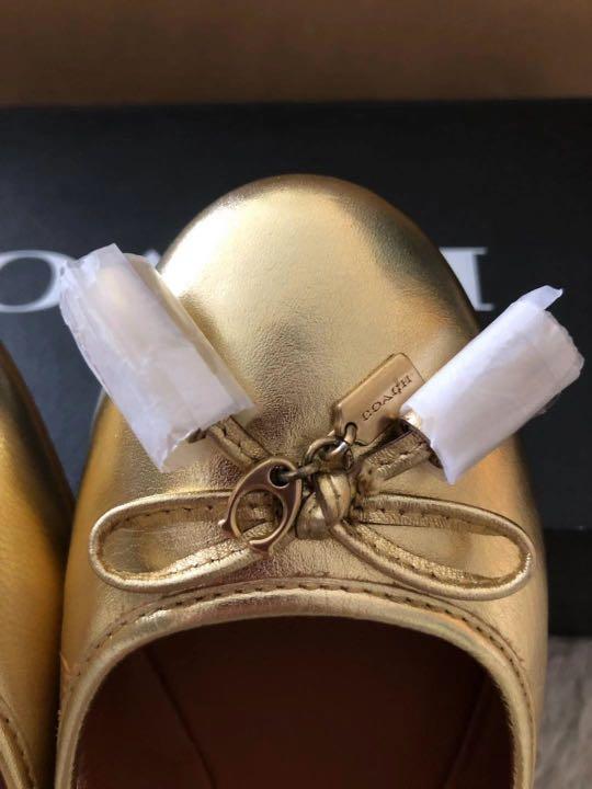 Gold pumps cheap size 11