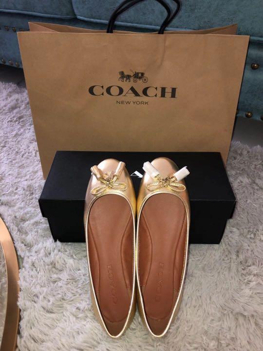 Gold pumps size 11 online