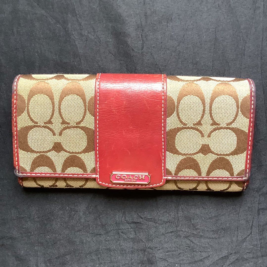 Coach long wallet, Women's Fashion, Bags & Wallets, Wallets & Card