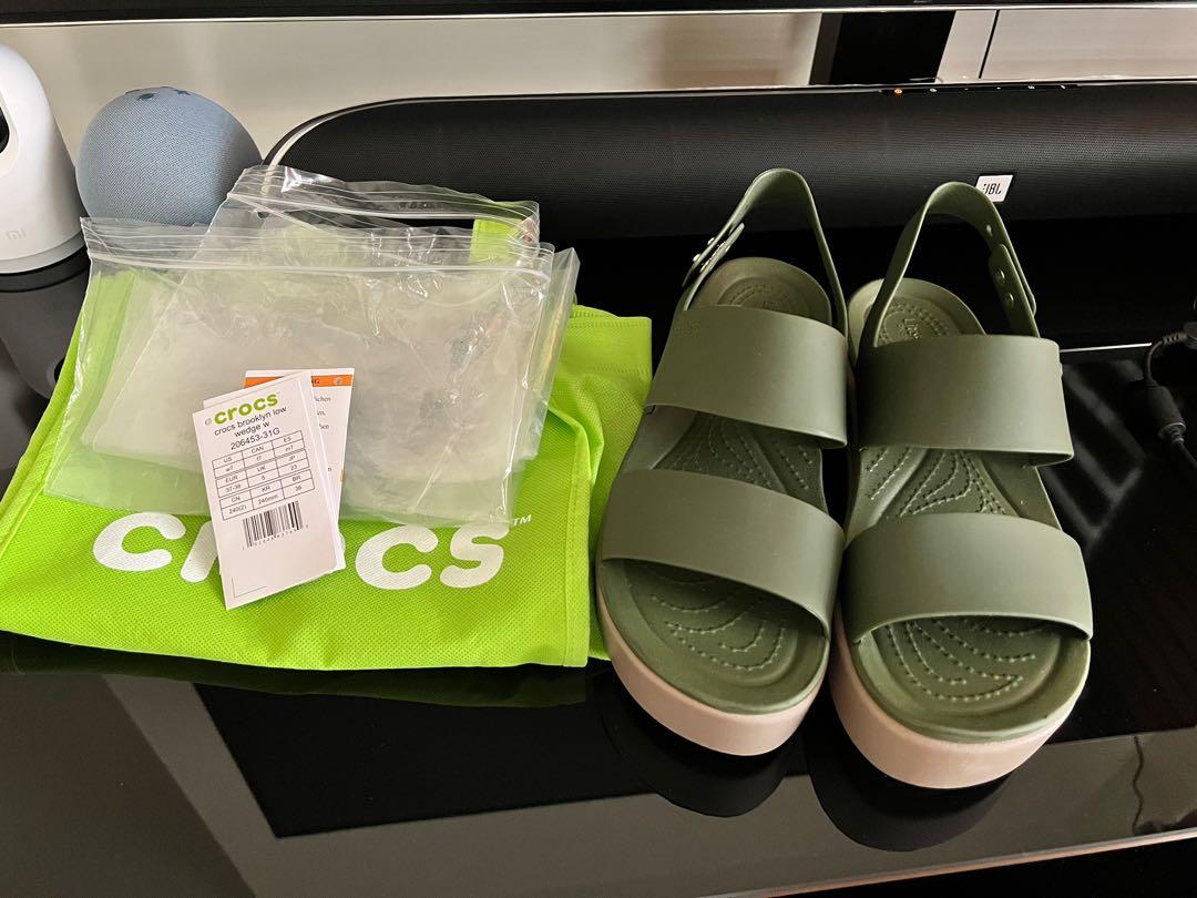 crocs brooklyn low wedge