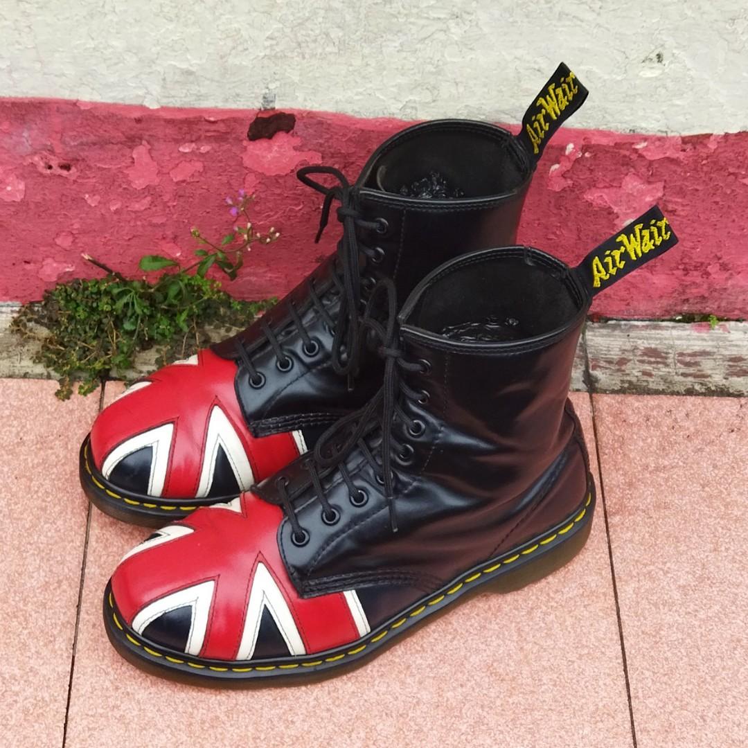 Dr martens union jack 8 best sale eye boot