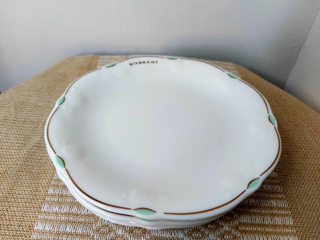 Givenchy cake plates 599 take all (Category: Coffee & Tea Tableware) located in Pasig City. Submitted by noona81 (Listing ID 1126954173, Image 2). Description: 3 pcs cake plates in very good condition no chips no flaws 599 take all.