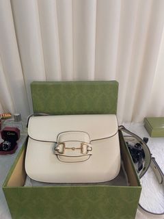 (Category: ) located in . Submitted by japanandsingaporeluxepreloved (Listing ID 1126923937, Image 1). Description: .