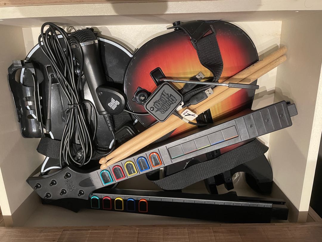 Guitar Hero drum and guitars and microphone, Video Gaming, Video Game