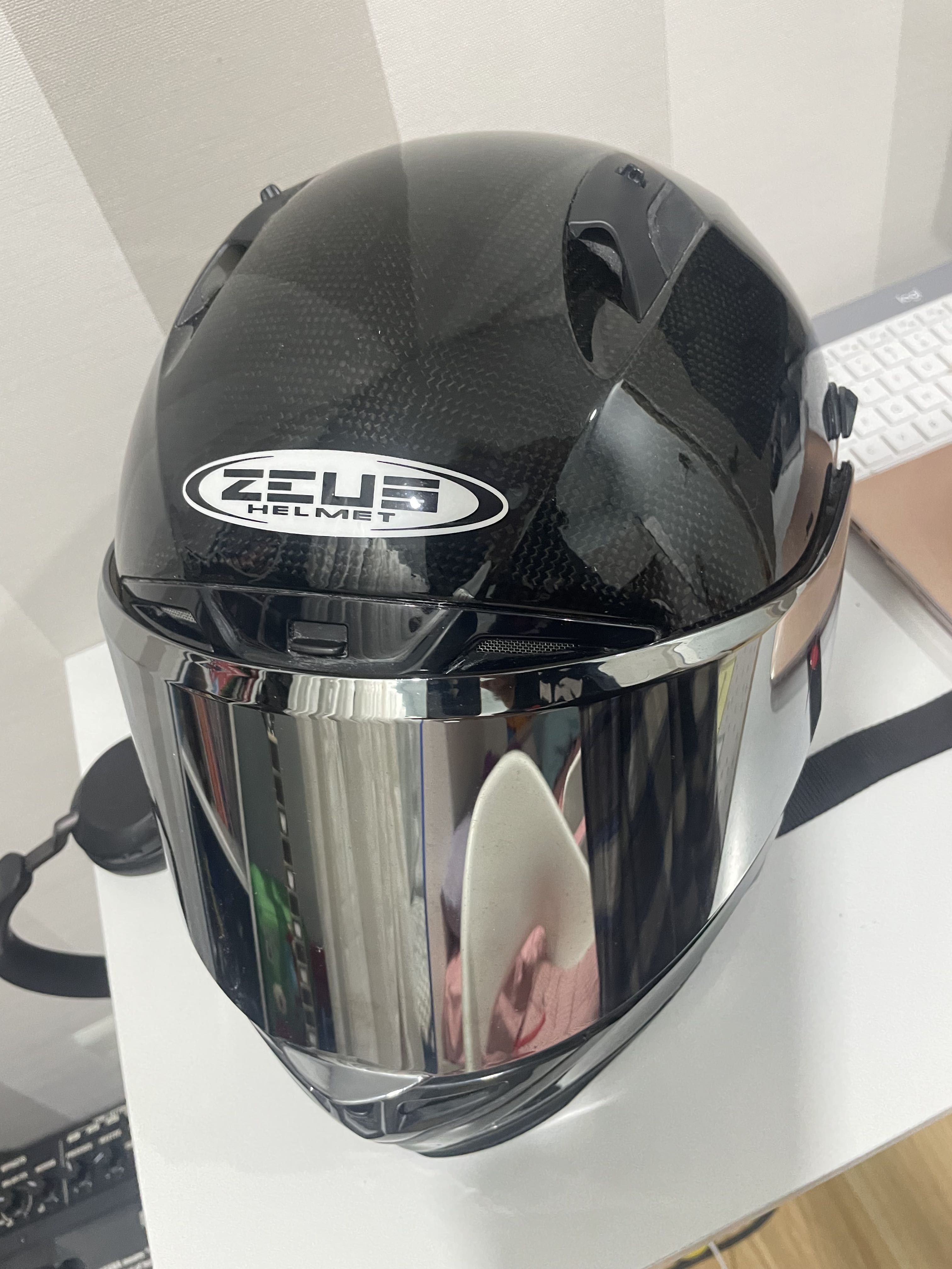 Zeus carbon fibre helmet sales