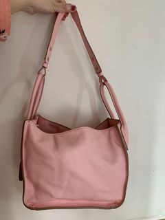 （分類：）位於 。 由 chanel1957 提交（商品編號 1126982353，圖片 1）。簡介： 。