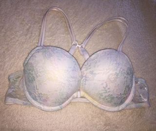 (Category: ) located in . Submitted by Aisell (Listing ID 1126949326, Image 1). Description: .