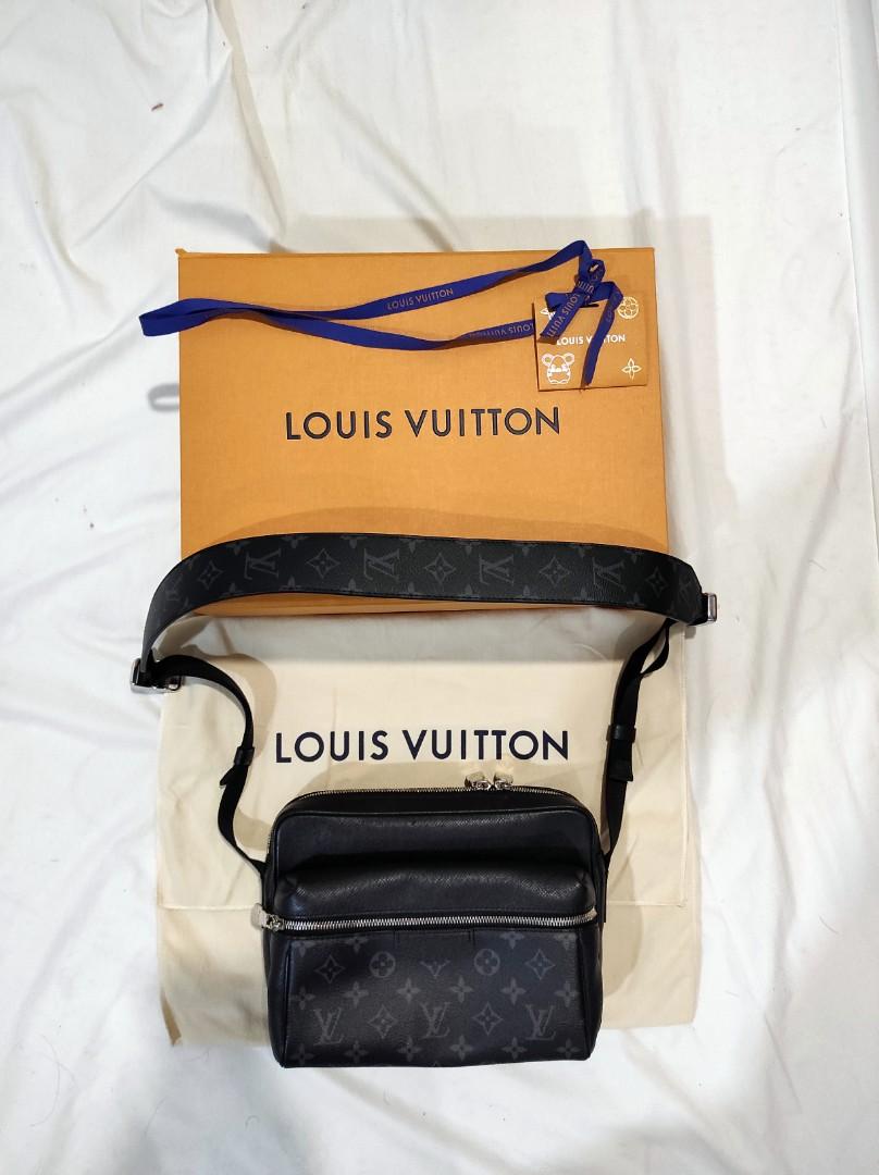 LOUIS VUITTON LOUIS VUITTON Outdoor PM Messenger bag M30233 Damier canvas  Black Used mens LV M30233