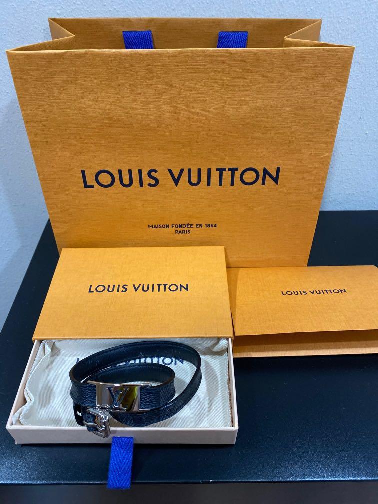 Køre ud Dronning Kejser Louis Vuitton Sign it Bracelet, Luxury, Accessories on Carousell
