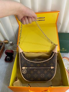(Category: ) located in . Submitted by japanandsingaporeluxepreloved (Listing ID 1126924626, Image 1). Description: .