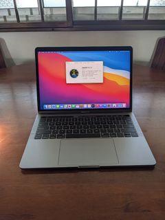 Macbook pro 2018 13' tb ssd  $1500