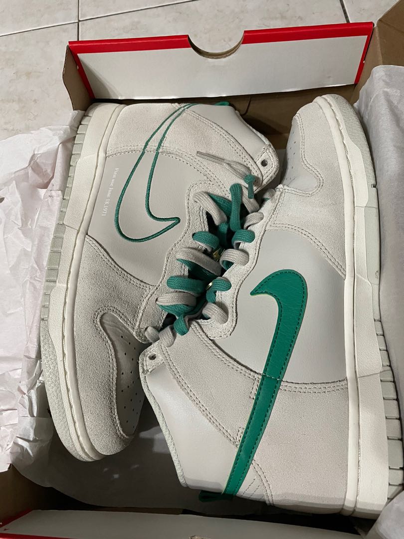 nike dunk first use sa, Men's Fashion, Footwear, Sneakers on Carousell